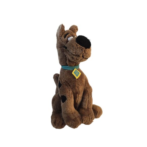 Six Flags Exclusive Scooby Doo 11” Plush Toy Sitting Stuffed Animal Felt Collar - Picture 1 of 9